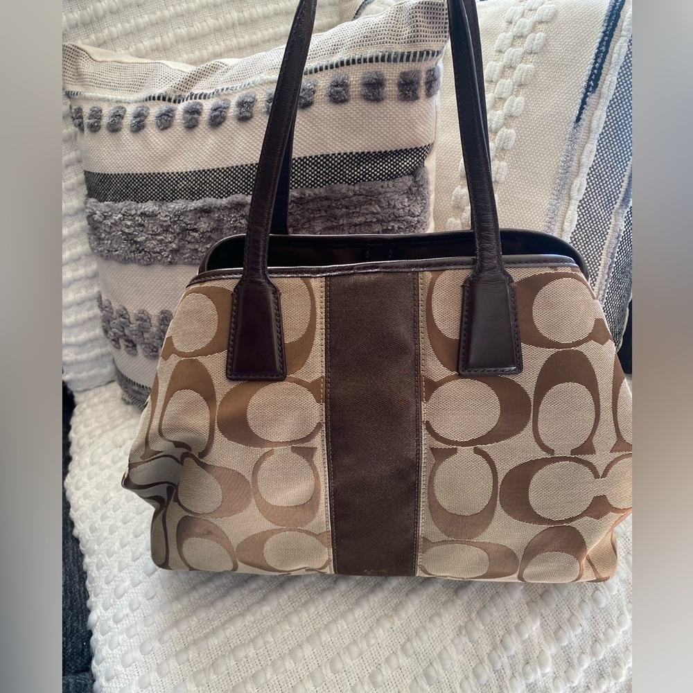 Vintage Coach Tan and Brown Signature Shoulder Bag - Picture 8 of 8